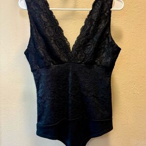 Bodysuit, V-neck lace